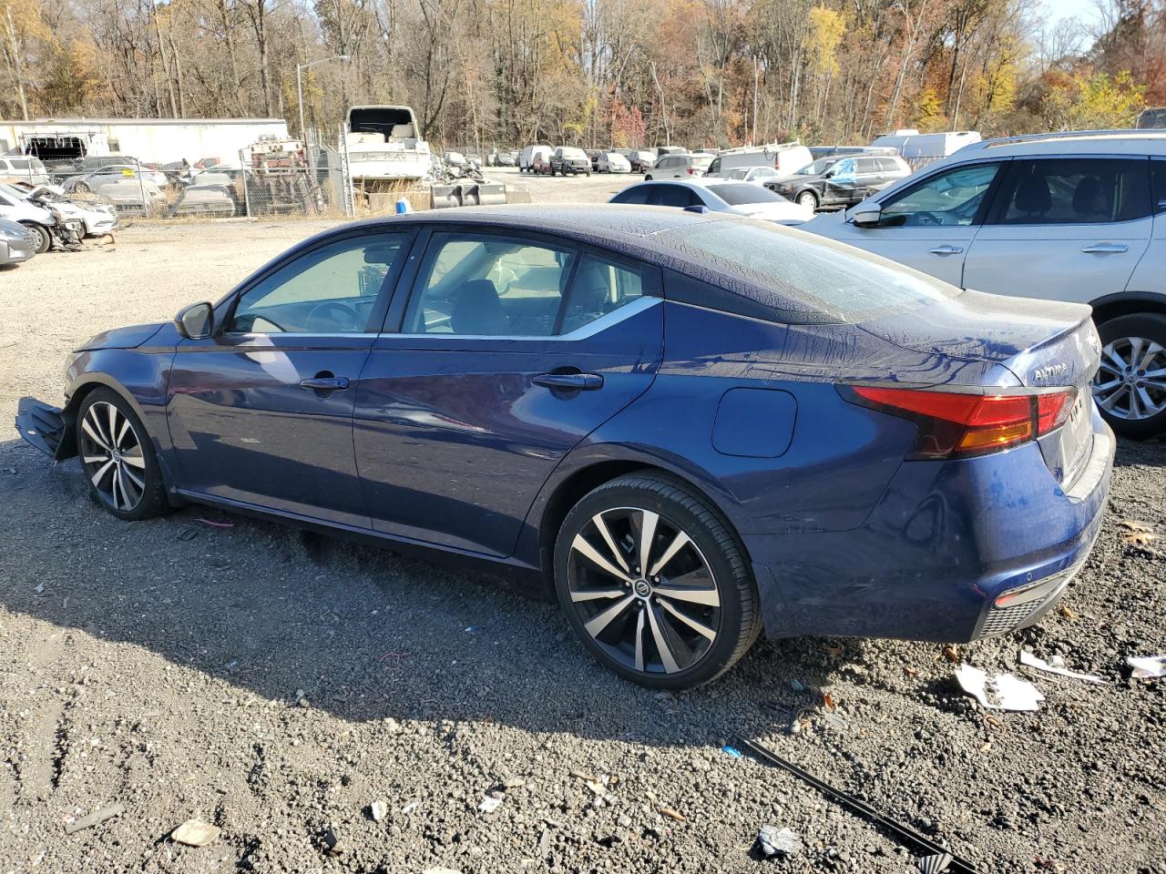 2022 Nissan Altima - Image 2