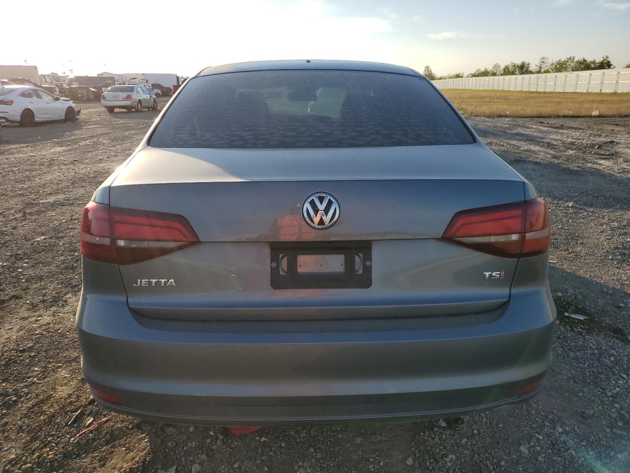 2018 Volkswagen Jetta - Image 6