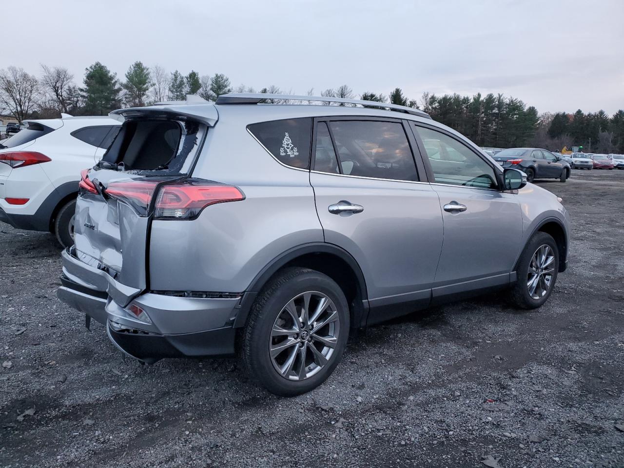 2018 Toyota RAV 4 - Image 3