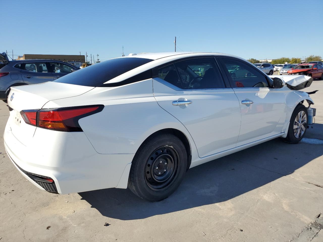 2019 Nissan Altima - Image 3