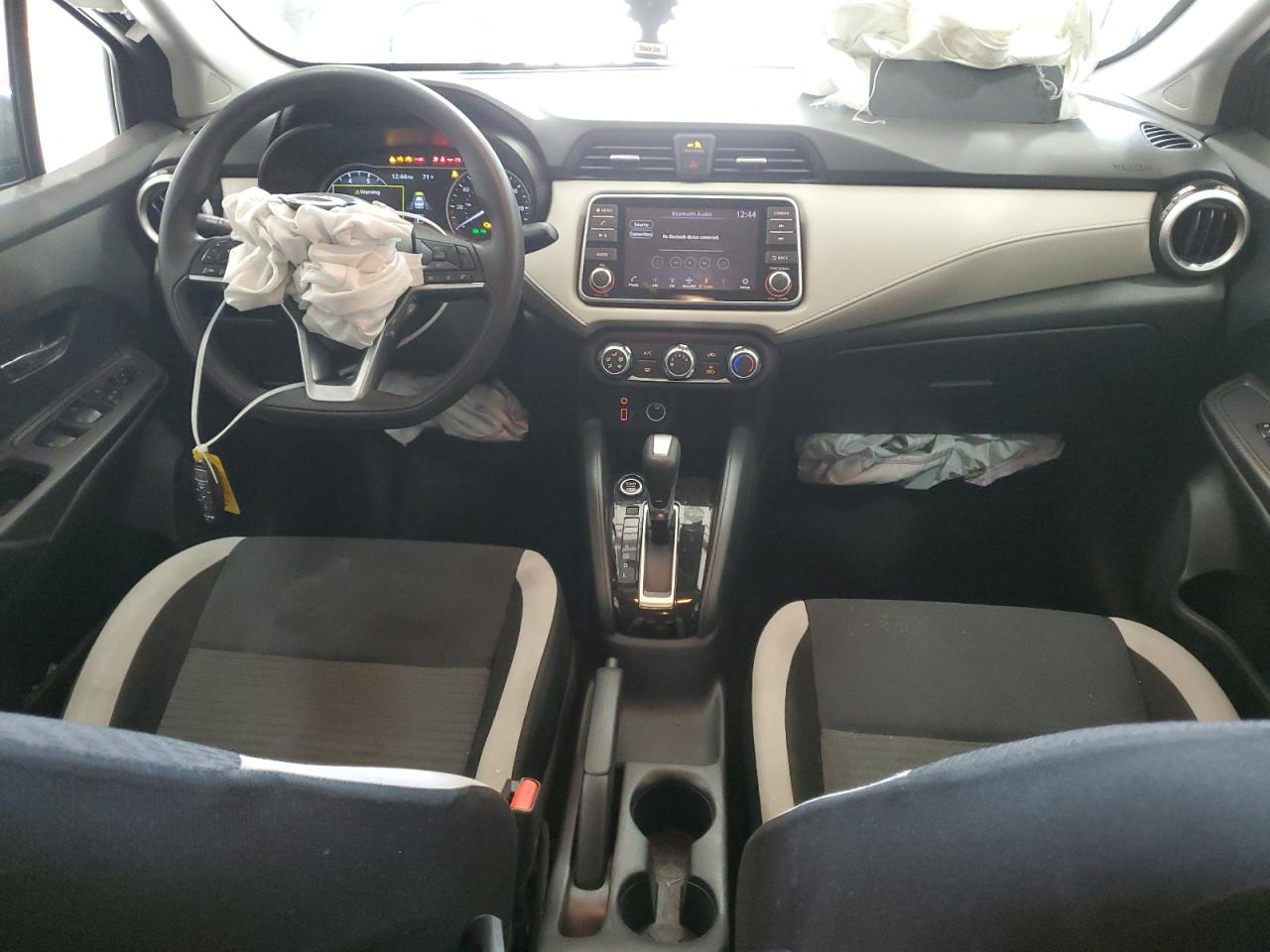 2021 Nissan Versa - Image 8