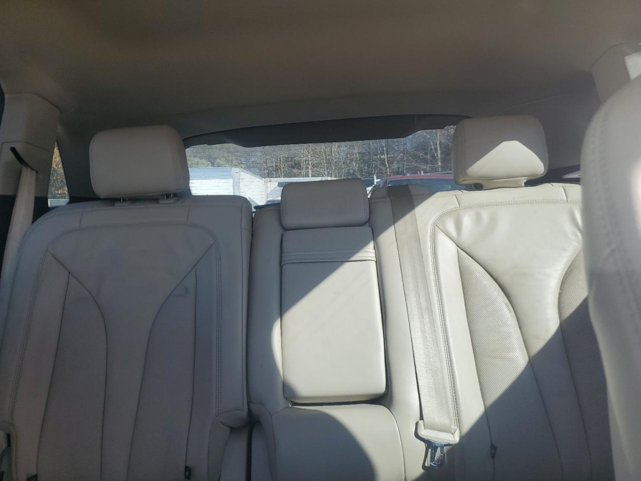 2017 Lincoln MKX - Image 10