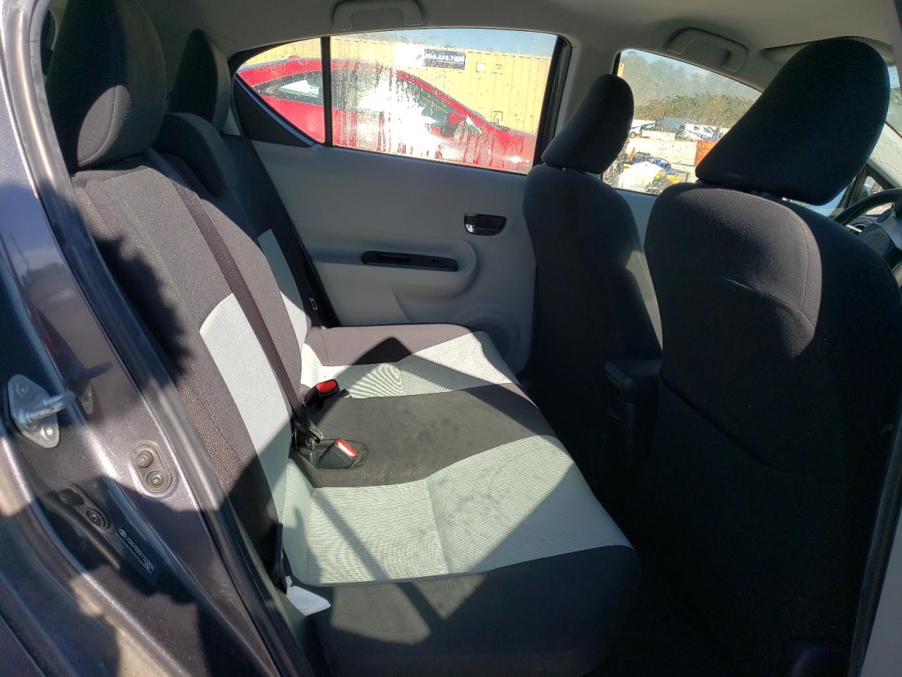 2012 Toyota Prius - Image 10