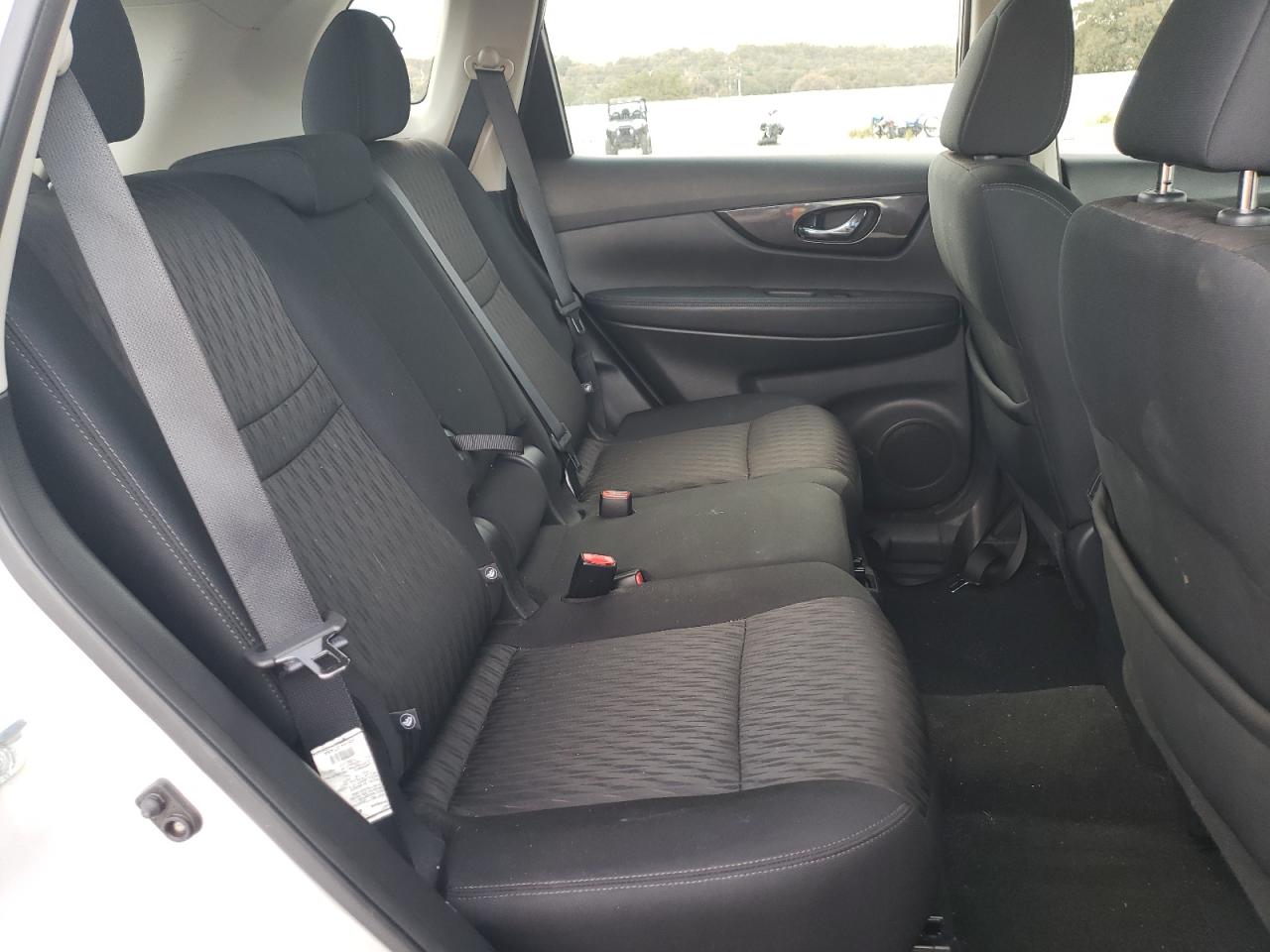 2017 Nissan Rogue - Image 12