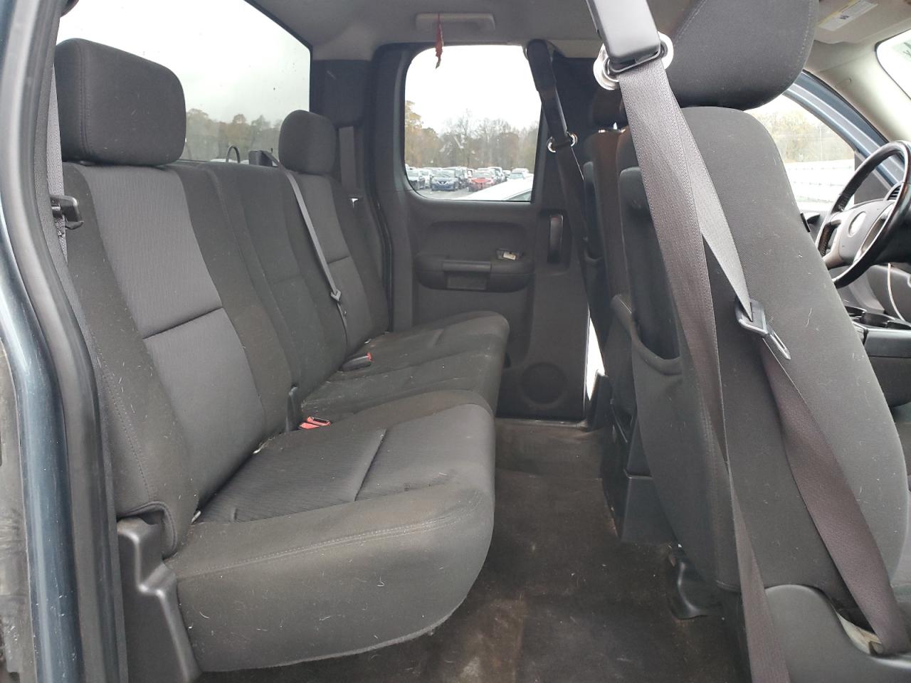 2010 Chevrolet Silverado - Image 11