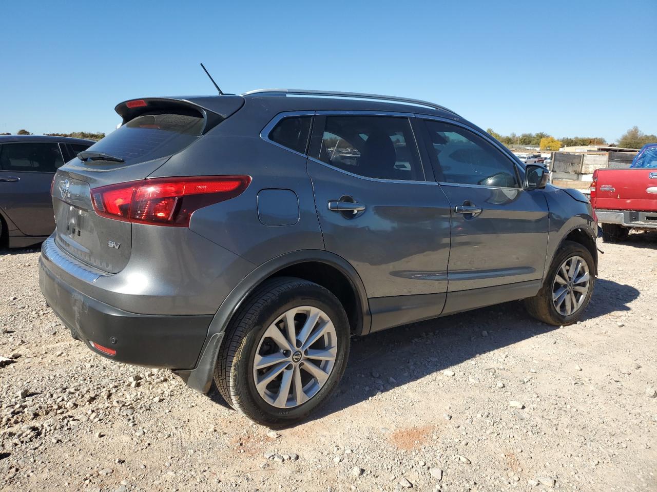 2019 Nissan Rogue - Image 3