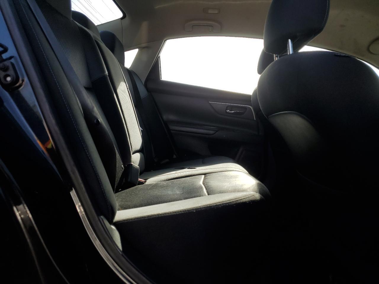2017 Nissan Altima - Image 10