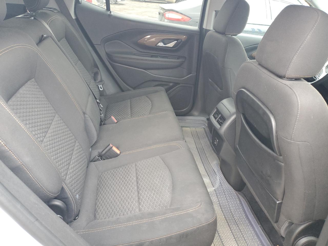 2020 GMC Terrain - Image 11