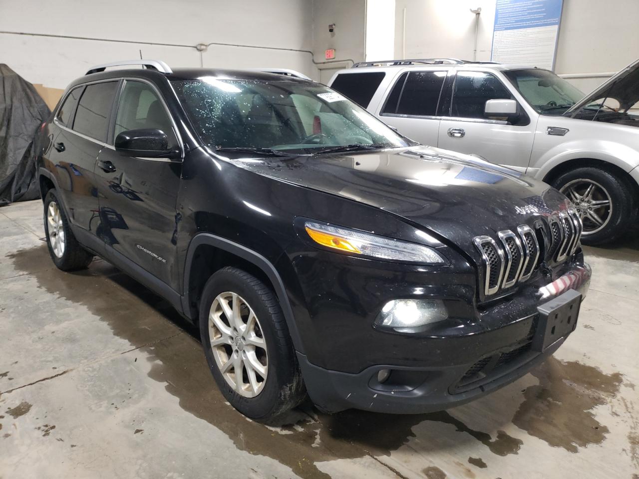 2017 Jeep Cherokee Latitude VIN: 1C4PJLCB0HD223346 Lot: 79297134