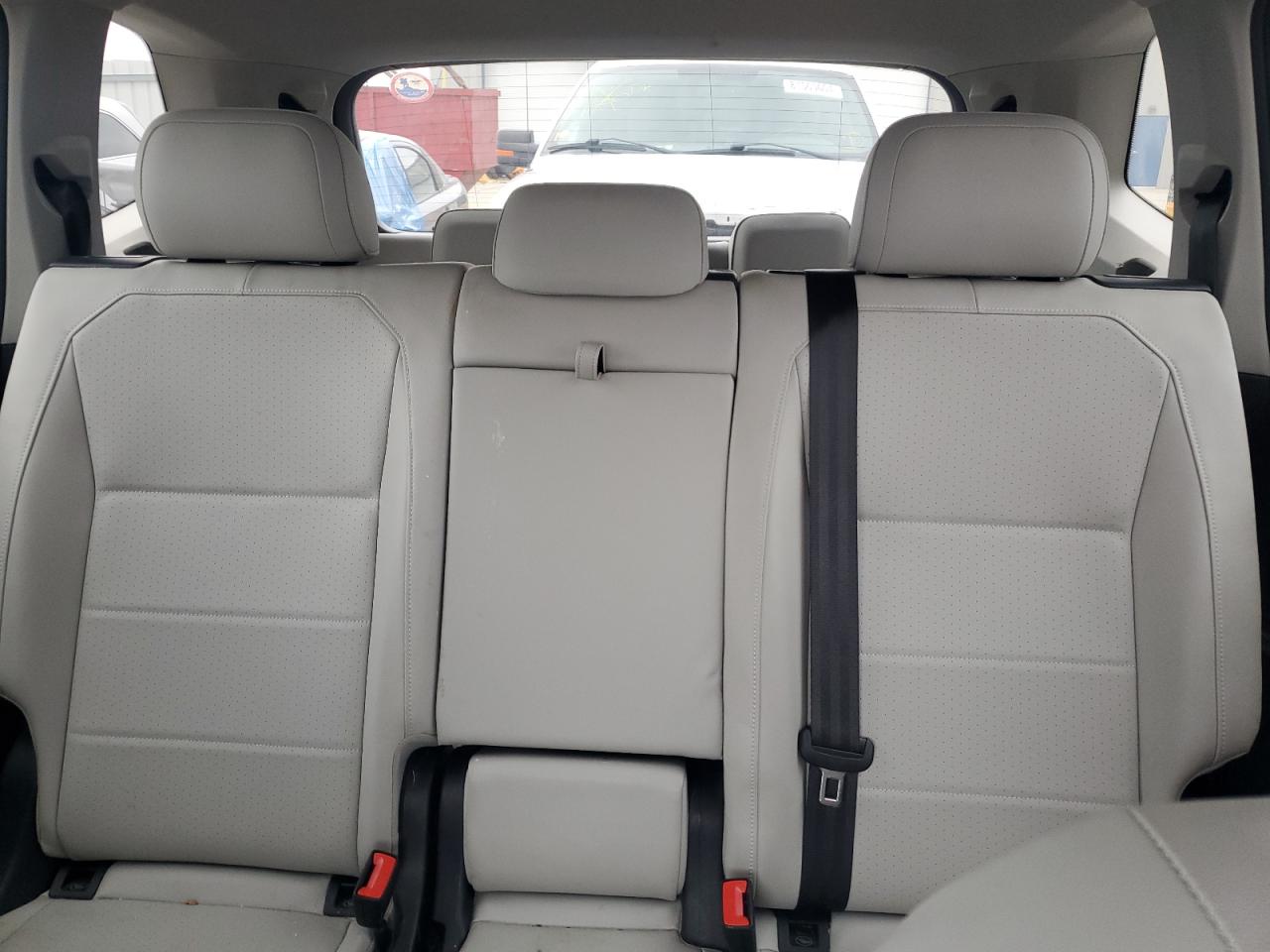 2021 Volkswagen Tiguan - Image 10