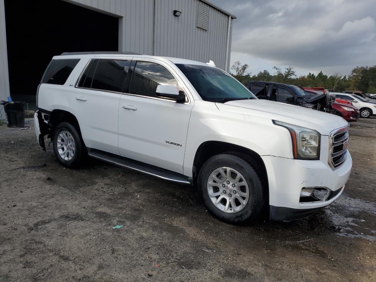 2017 GMC Yukon - Image 4