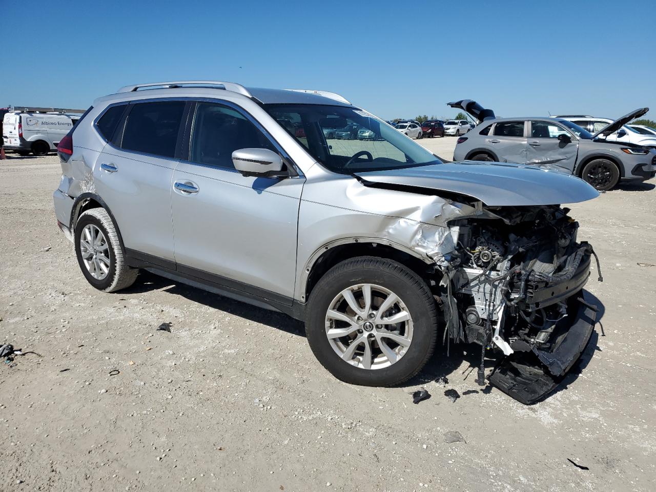 2017 Nissan Rogue - Image 4