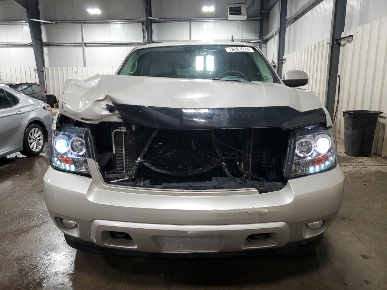 2008 Chevrolet Suburban - Image 5