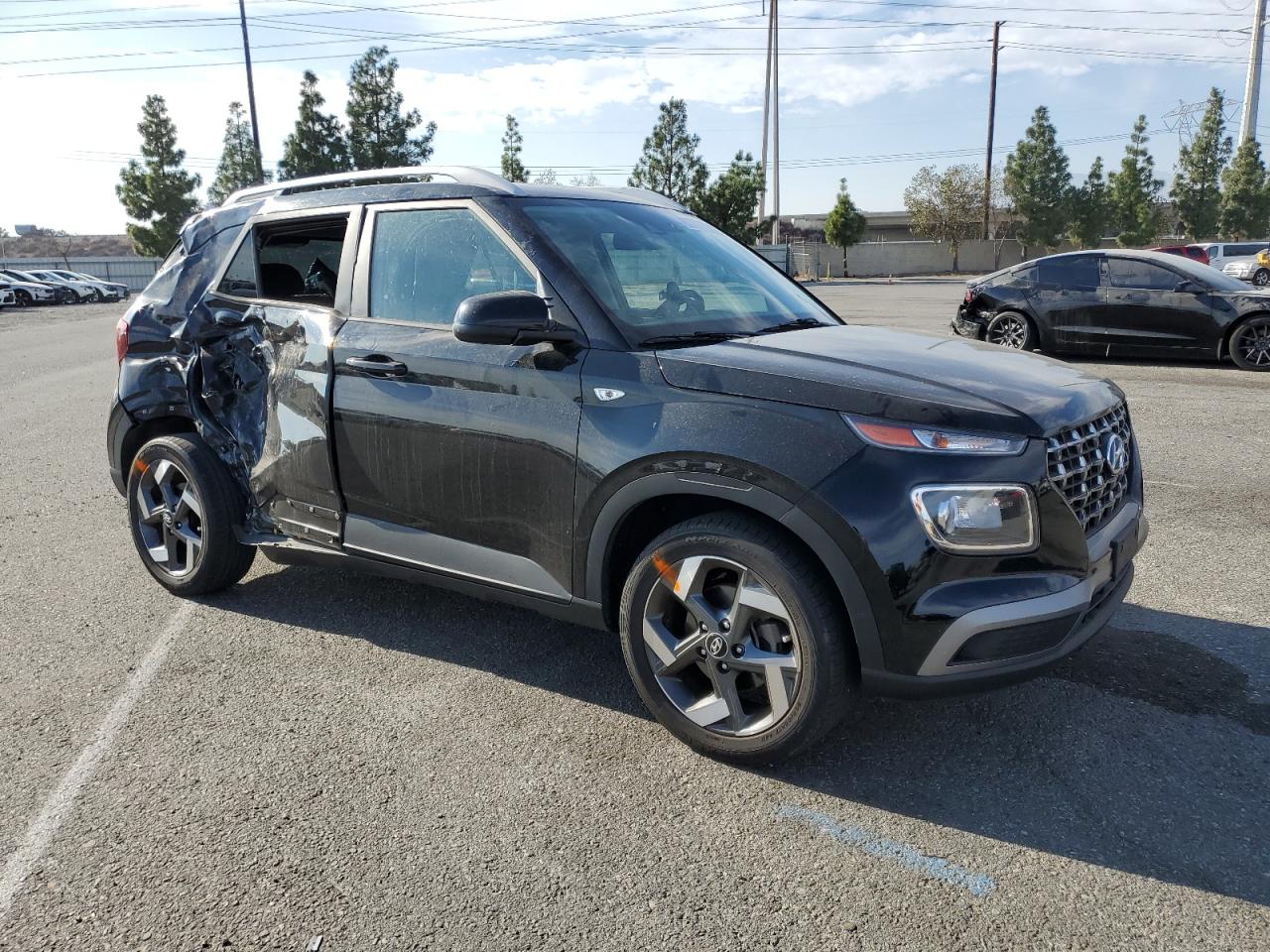 2021 Hyundai Venue - Image 4