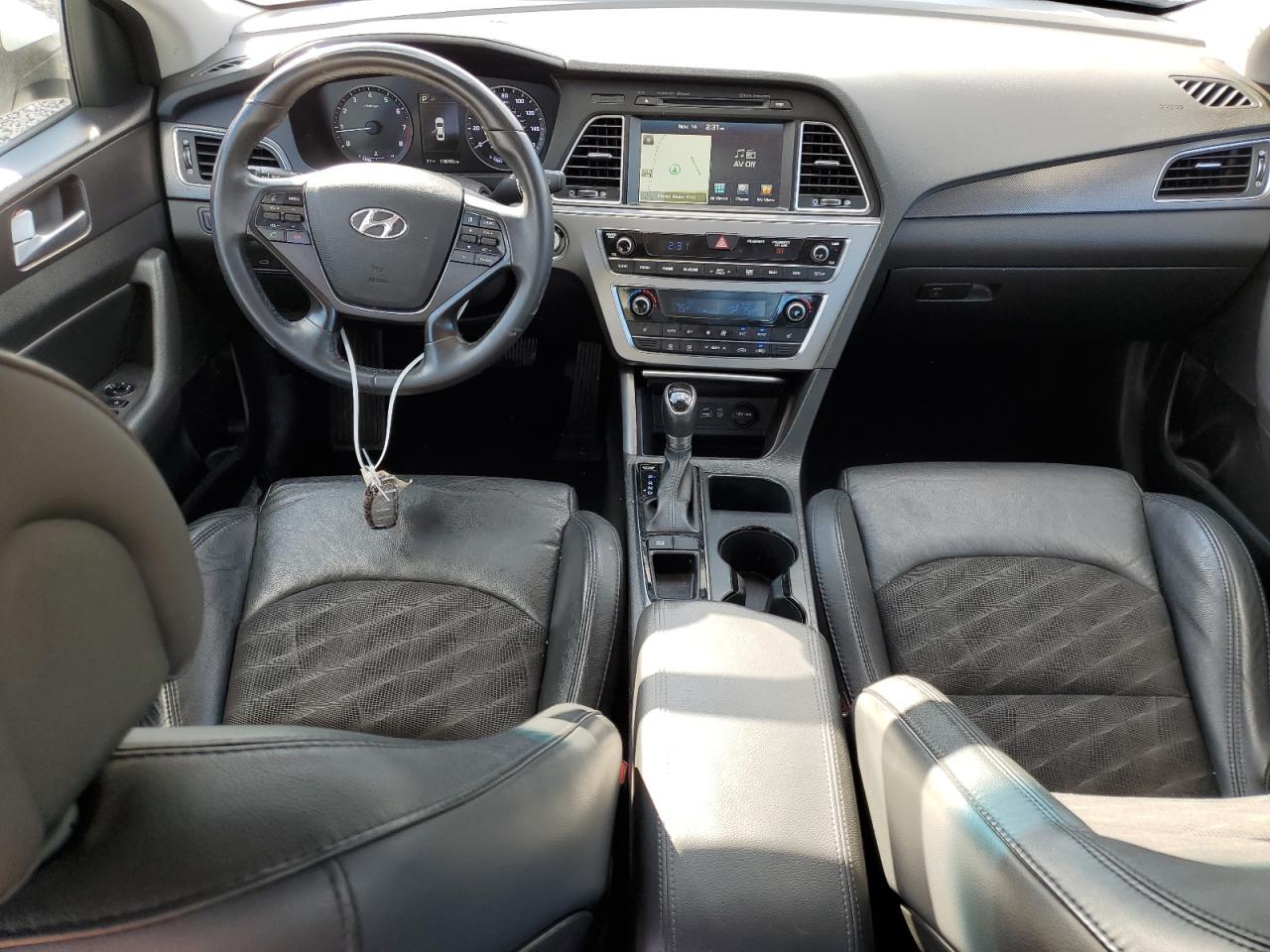 2013 Hyundai Elantra - Image 8
