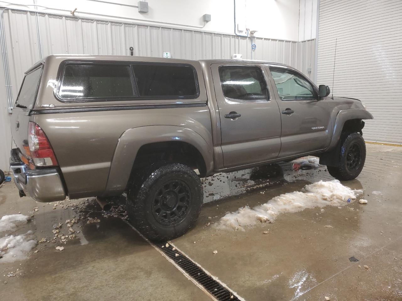 2015 Toyota Tacoma - Image 3