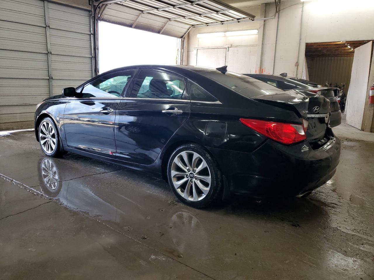 2012 Hyundai Sonata - Image 2