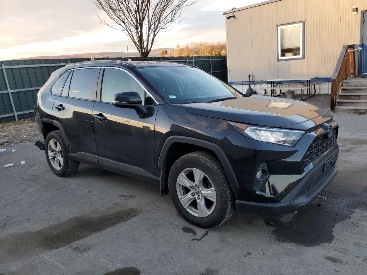 2019 Toyota RAV 4 - Image 4