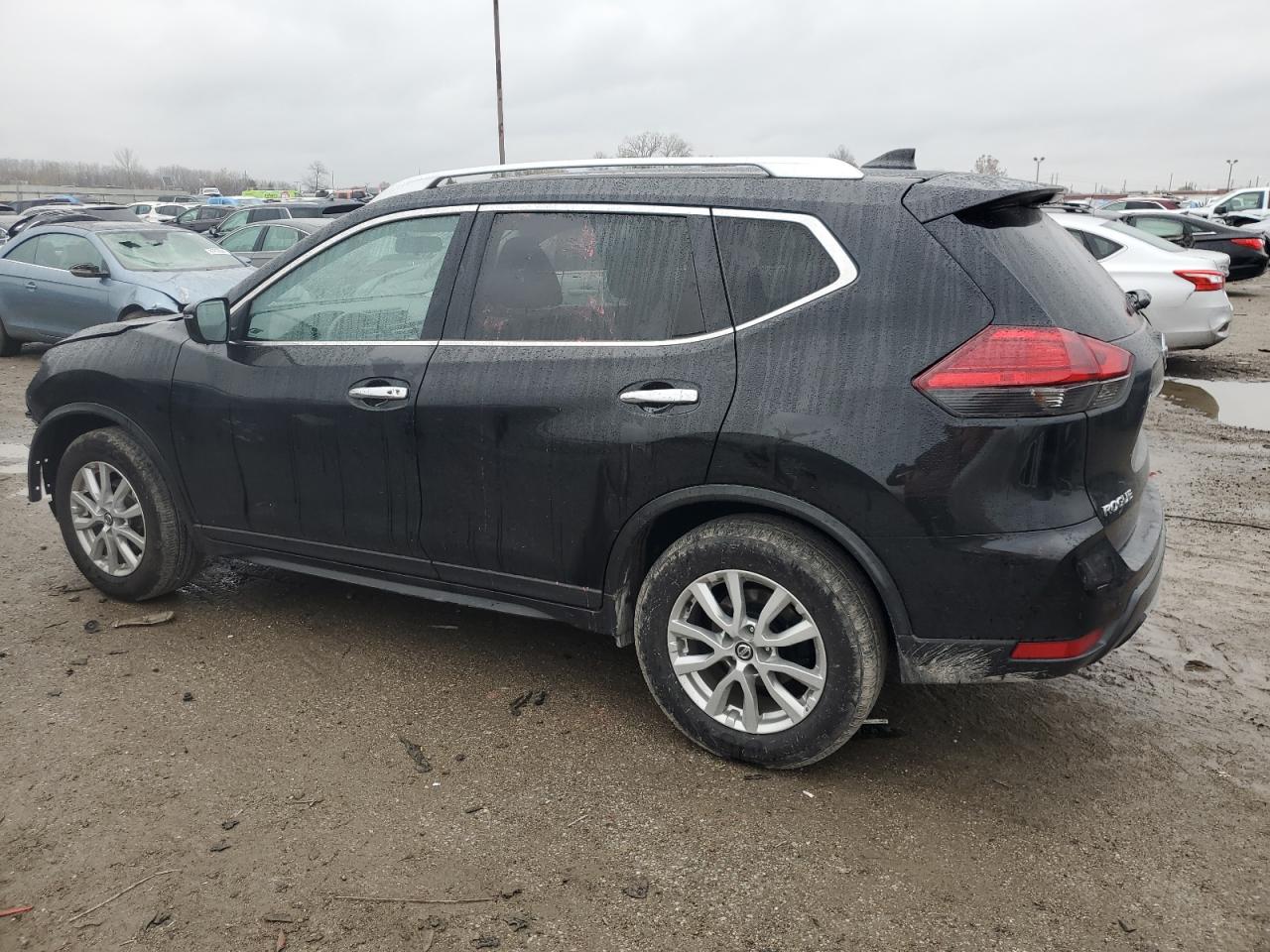 2017 Nissan Rogue - Image 2