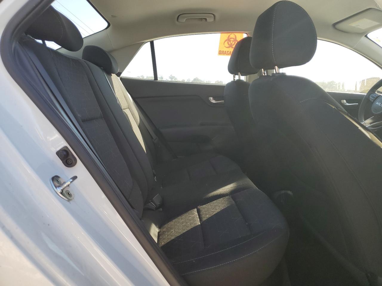 2023 Kia Rio - Image 10