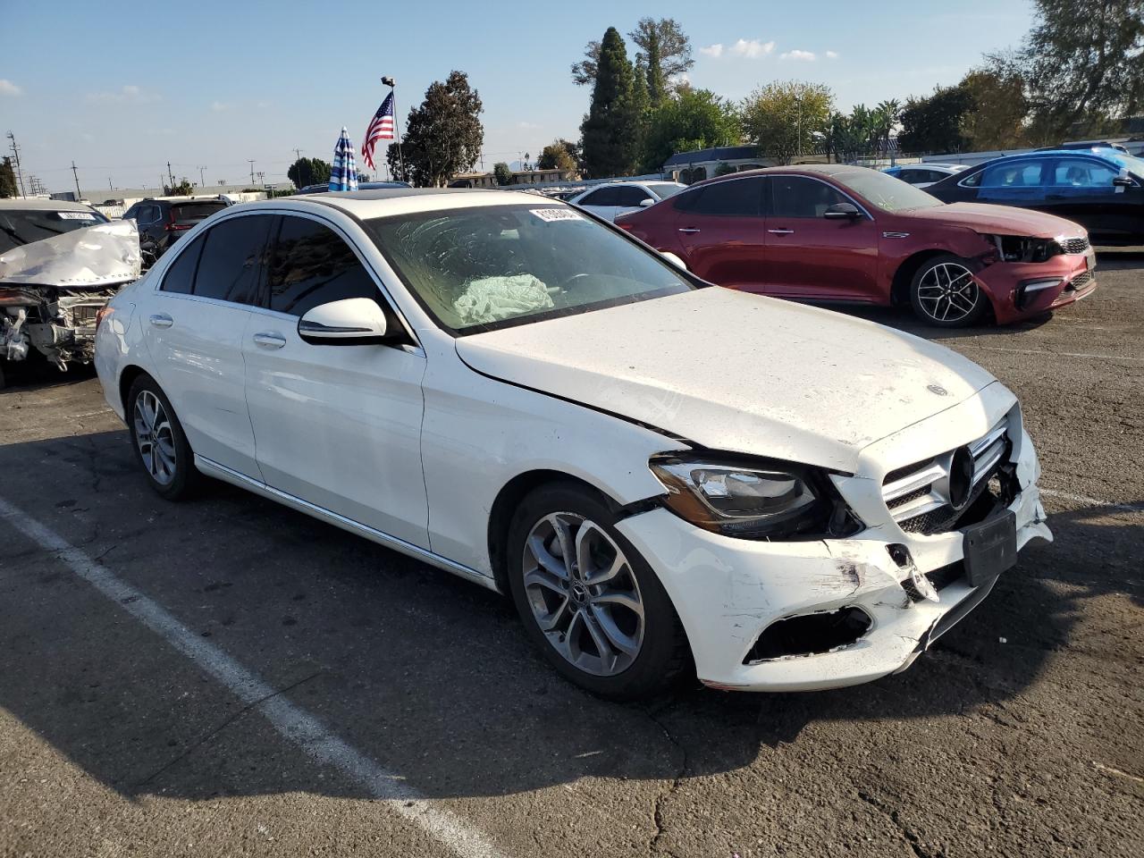 VIN 55SWF4JB8JU267078 2018 MERCEDES-BENZ C-CLASS no.4