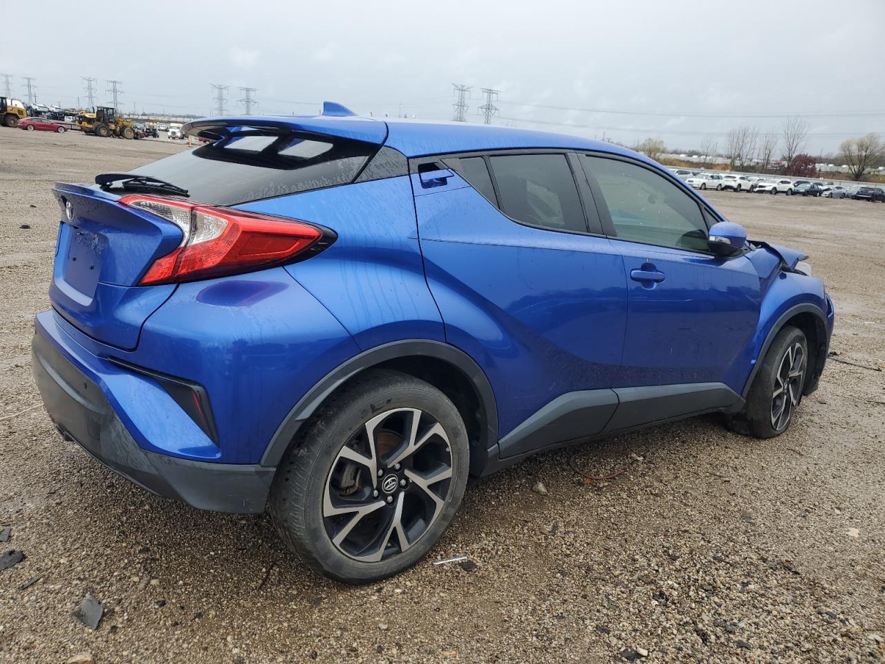 VIN JTNKHMBX4J1005888 2018 TOYOTA C-HR no.3