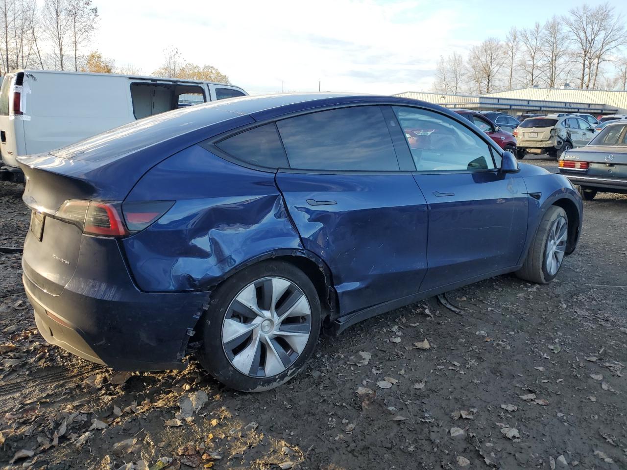 VIN 7SAYGAEE5RF993912 2024 TESLA MODEL Y no.3