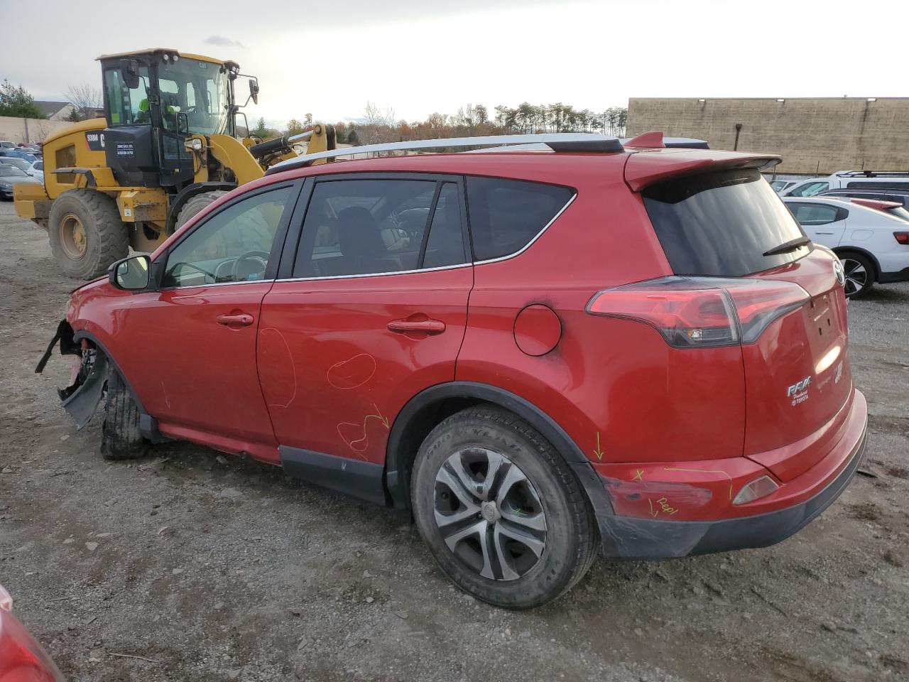 VIN JTMZFREV9GJ080630 2016 TOYOTA RAV4 no.2