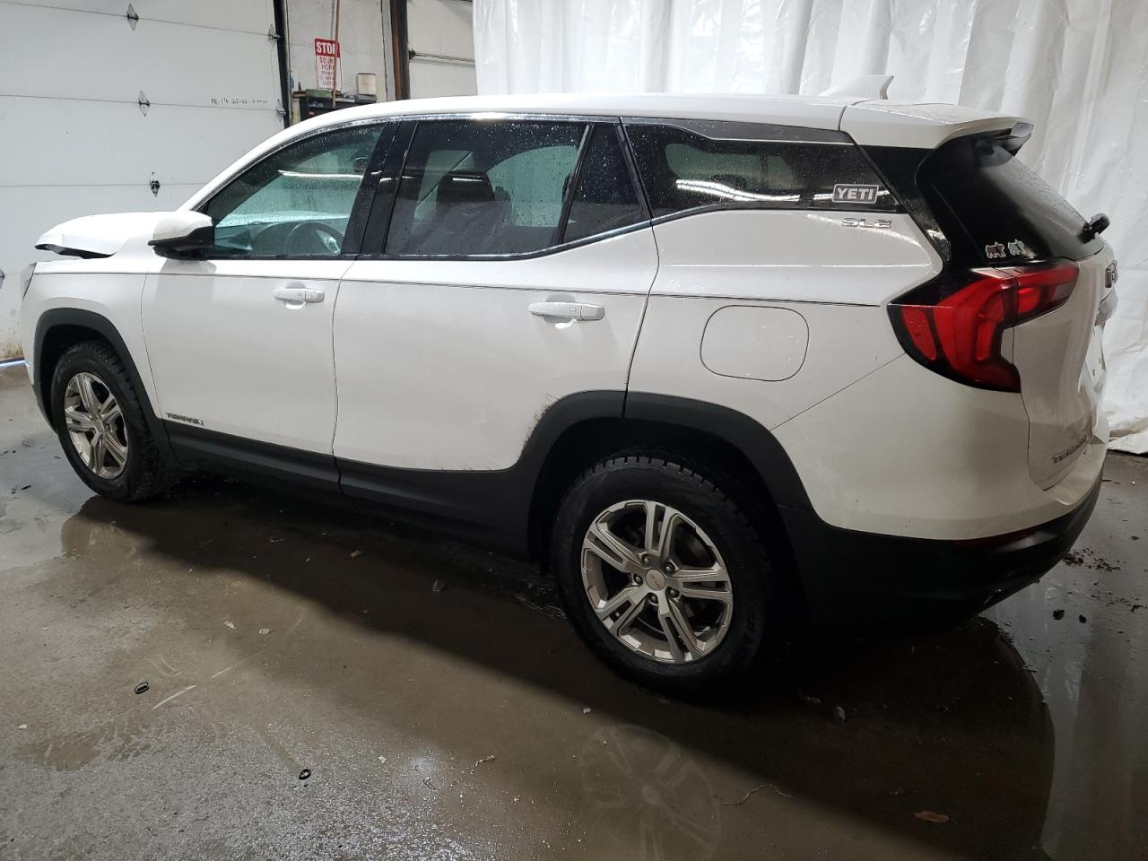 2018 GMC Terrain - Image 2