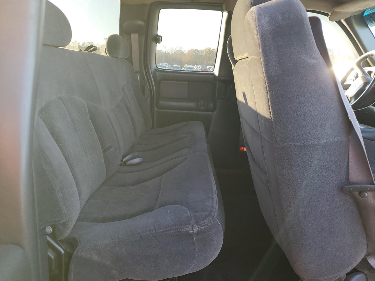 2002 Chevrolet Silverado - Image 10