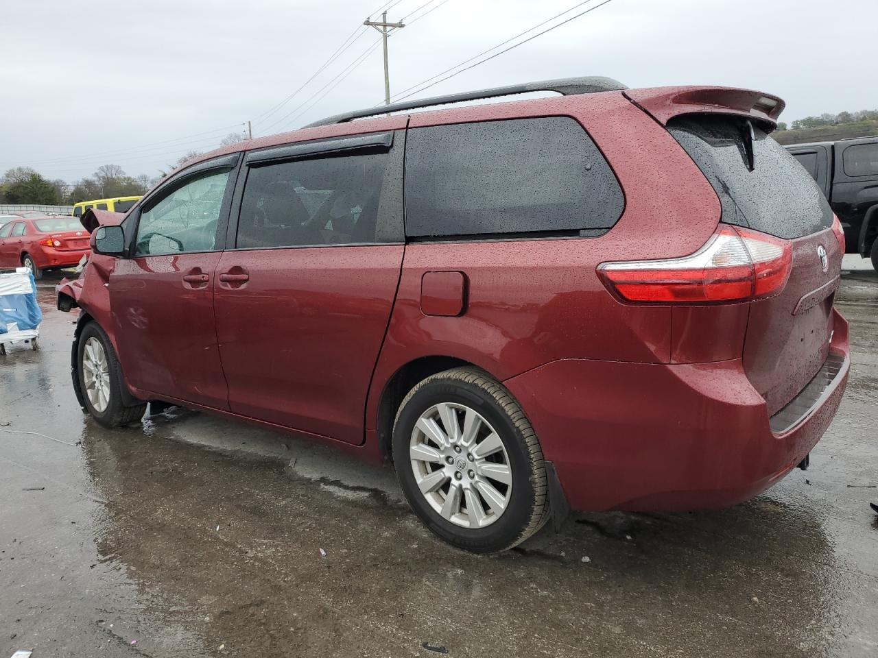 2017 Toyota Sienna - Image 2