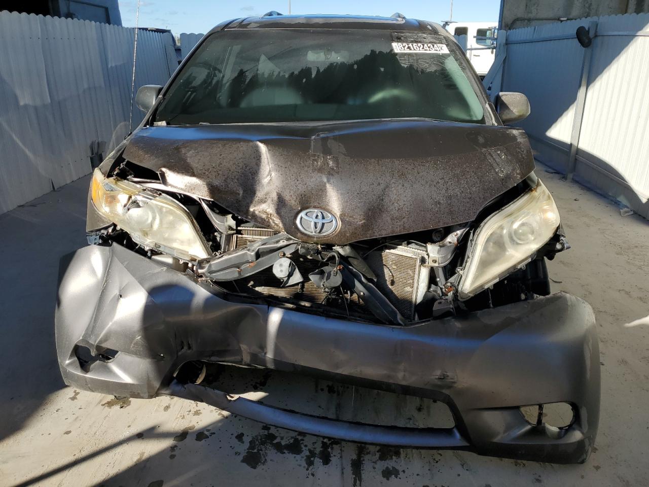 VIN 5TDYK3DC5ES438617 2014 TOYOTA All Models no.5