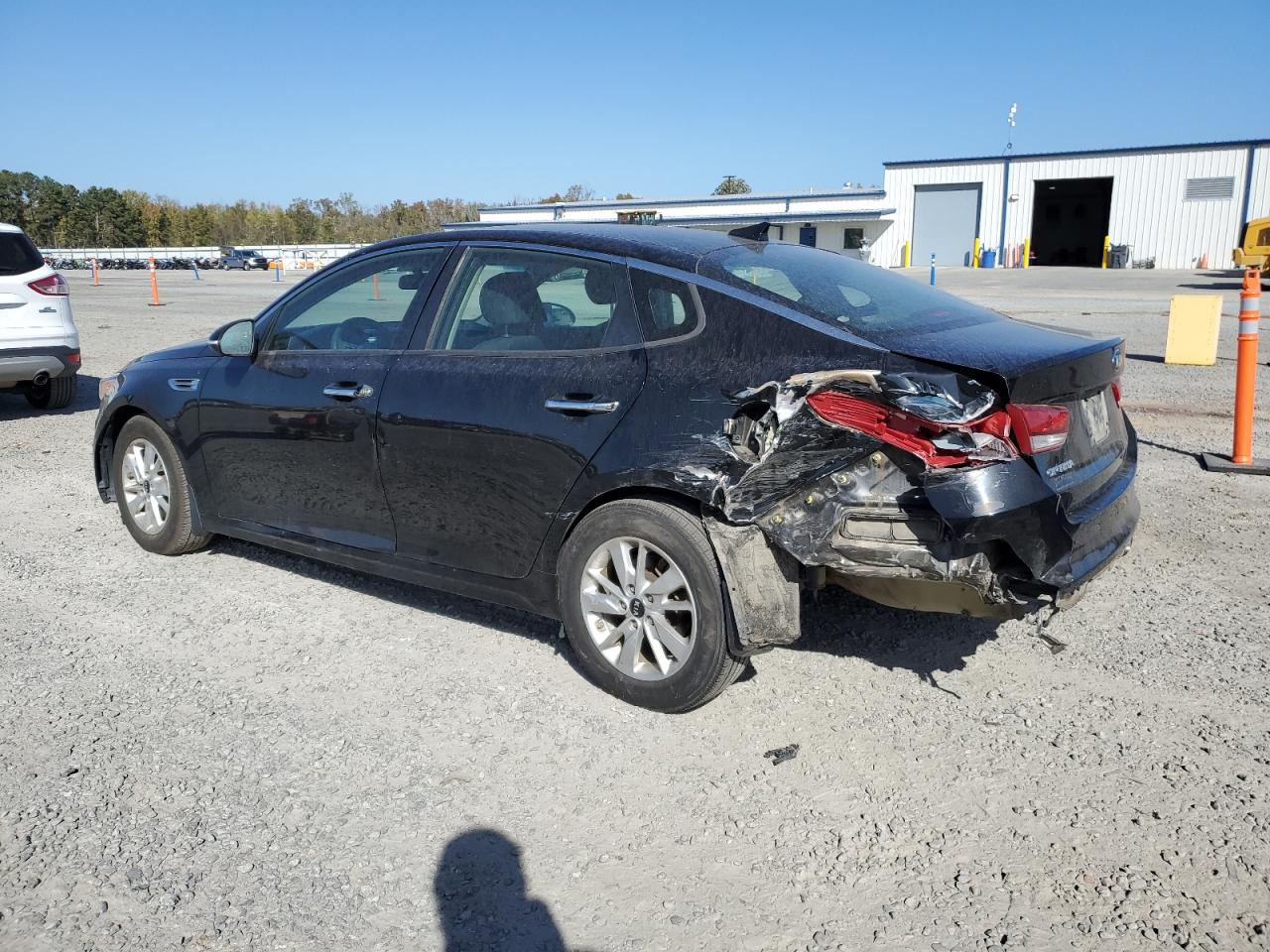 KNAGT4L31H5173993 2017 KIA OPTIMA - Image 2