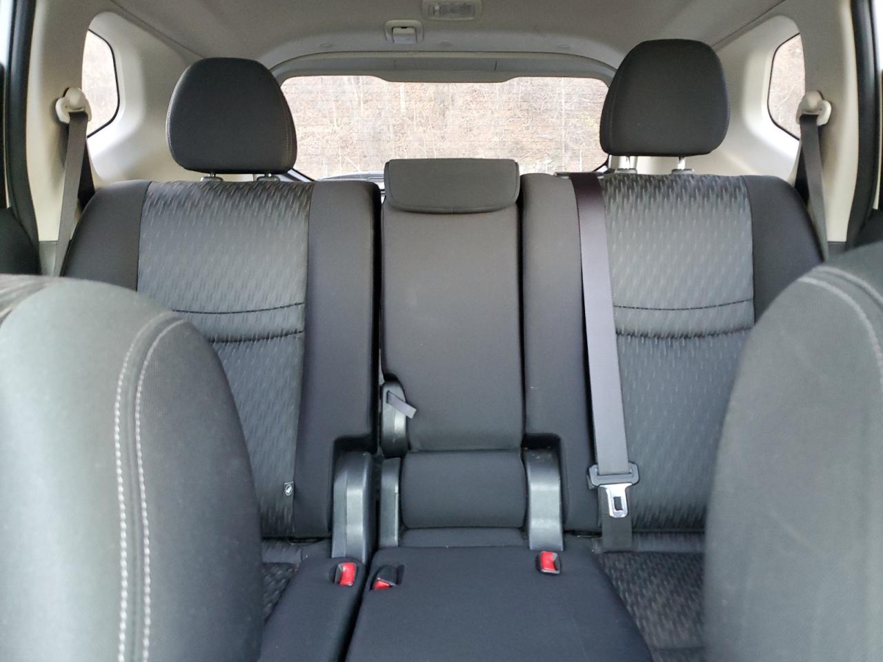 2020 Nissan Rogue - Image 10