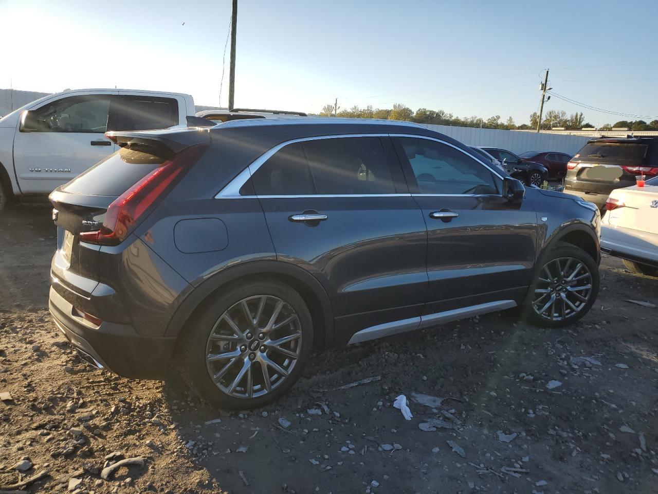 VIN 1GYFZCR48KF147278 2019 CADILLAC XT4 no.3