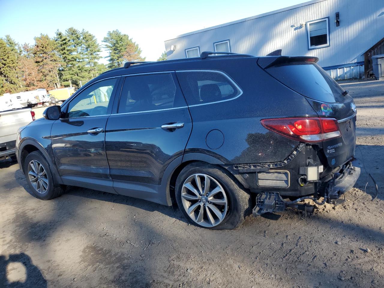 2018 Hyundai Santa Fe - Image 2