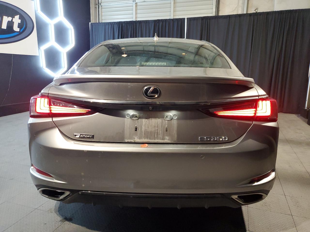 2021 Lexus ES - Image 6