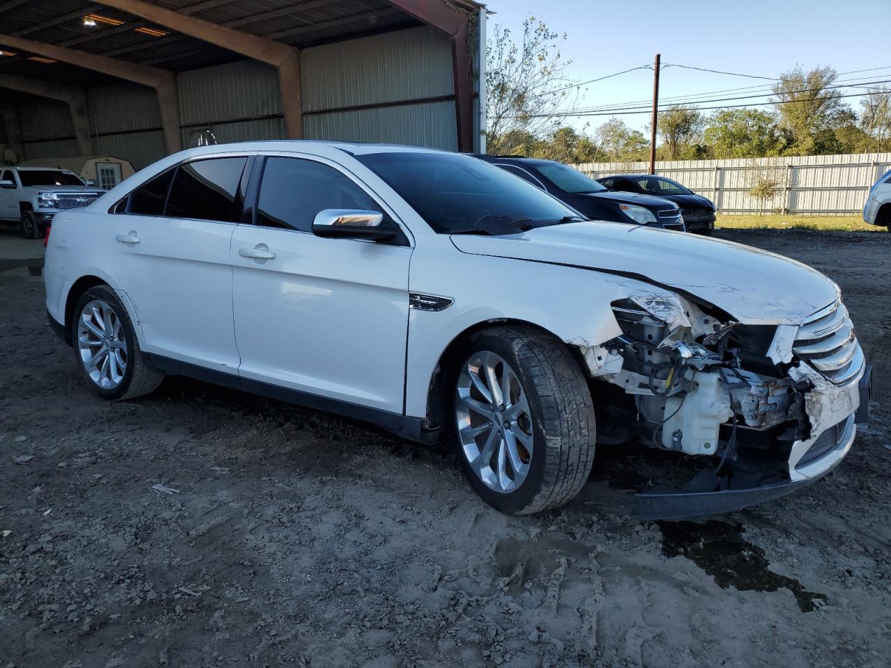 2015 Ford Taurus - Image 4