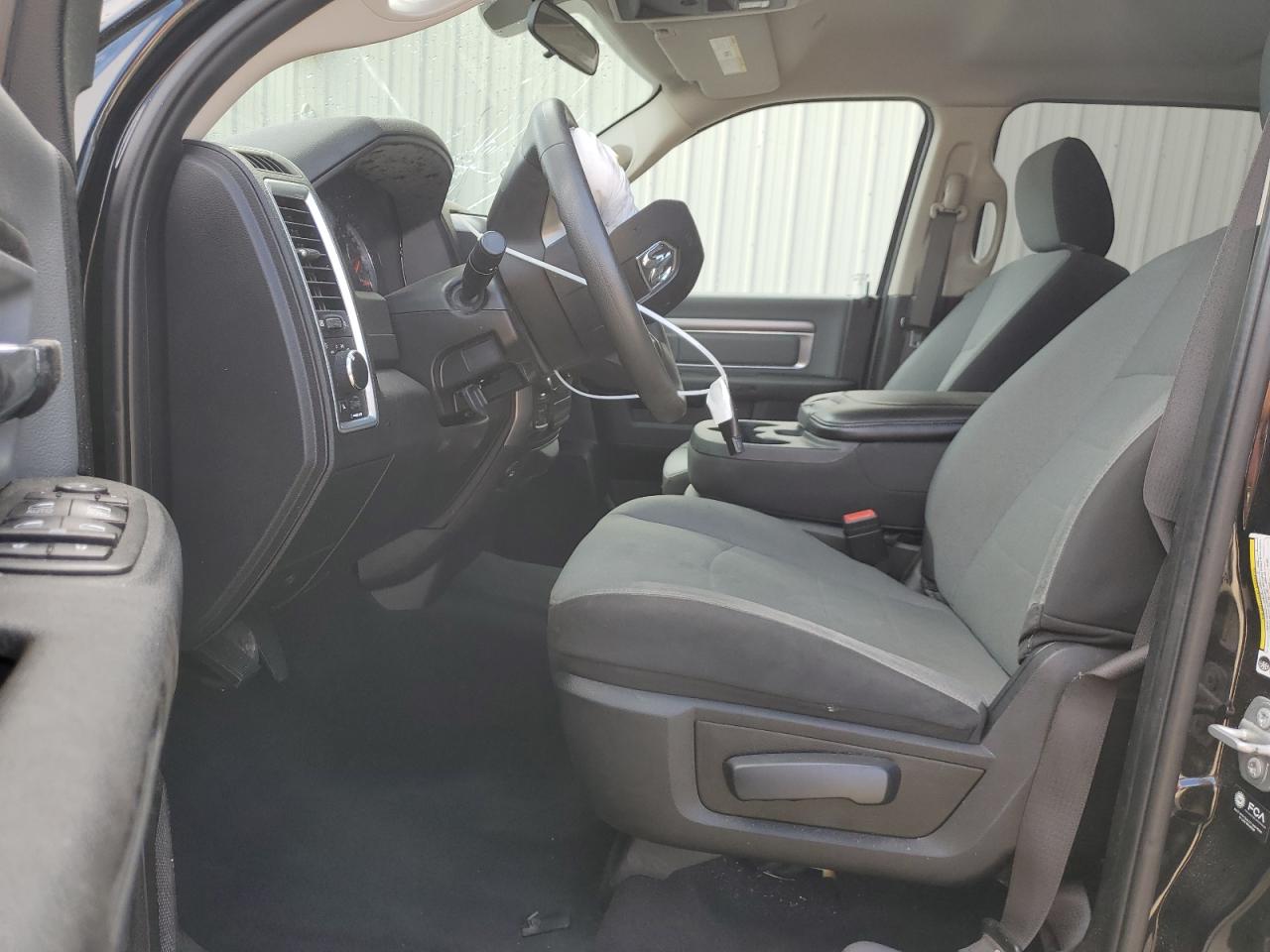 2021 RAM 1500 - Image 7