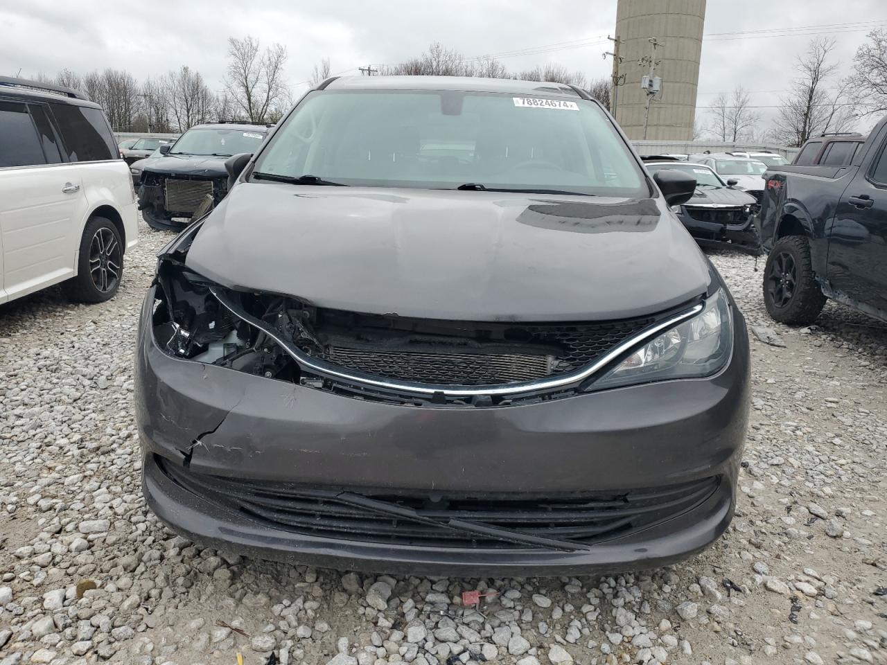 2019 Chrysler Pacifica - Image 5