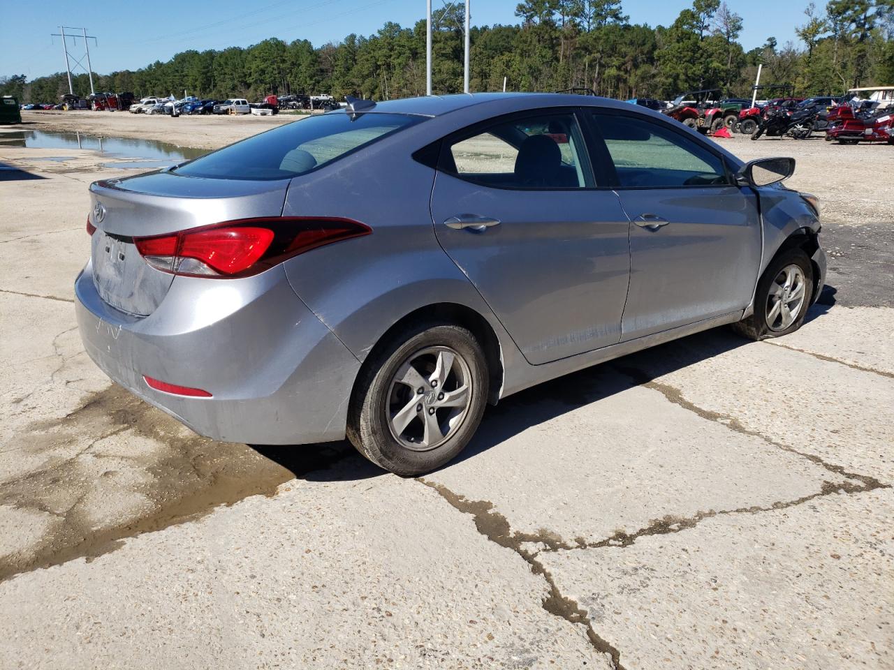 2015 Hyundai Elantra - Image 3