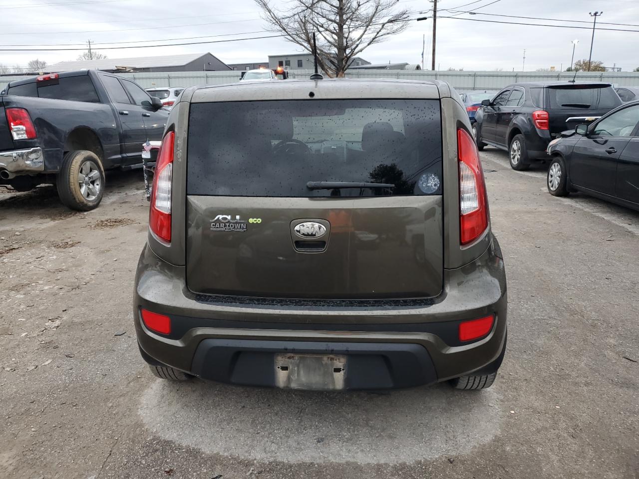 2013 Kia Soul + VIN: KNDJT2A64D7570106 Lot: 82658074