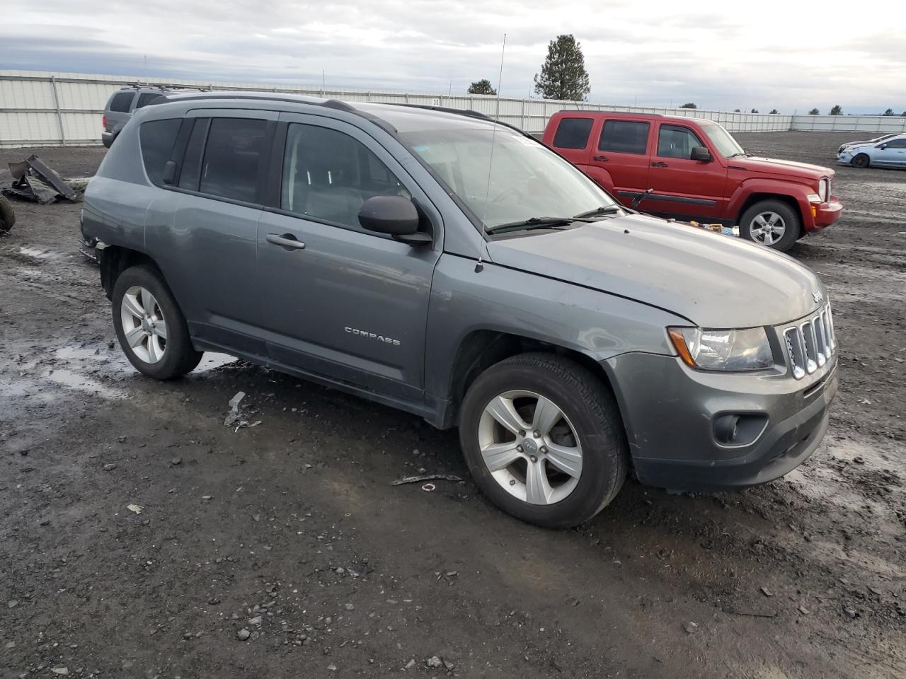 VIN 1C4NJDAB1ED565626 2014 JEEP COMPASS no.4