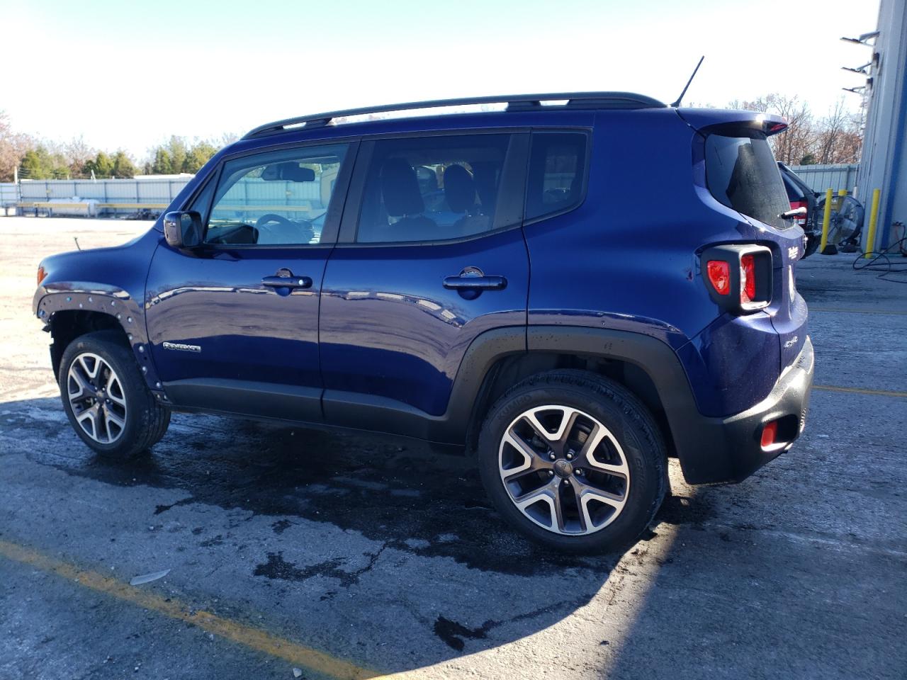 2016 Jeep Renegade - Image 2