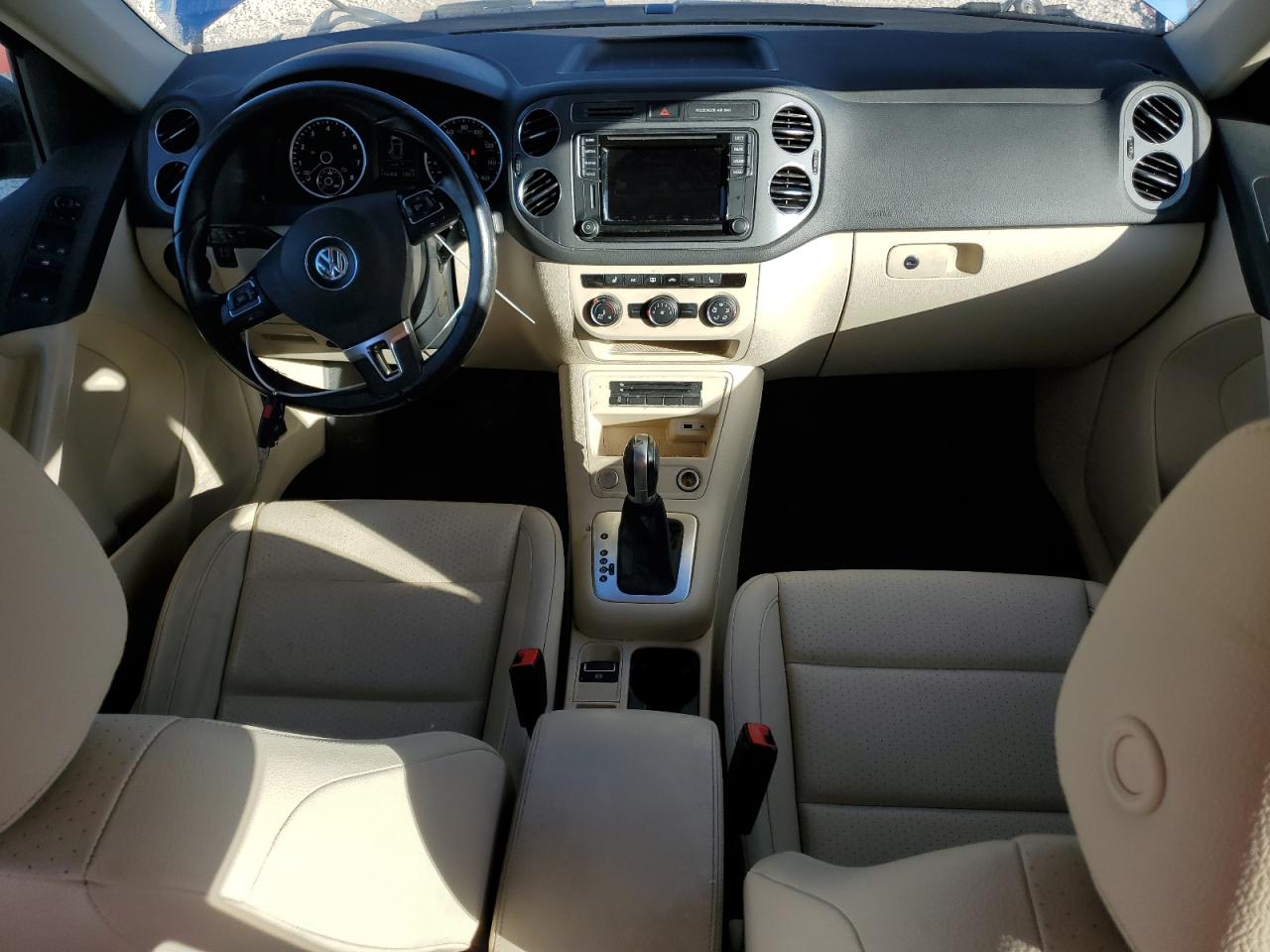 2017 Volkswagen Tiguan - Image 8