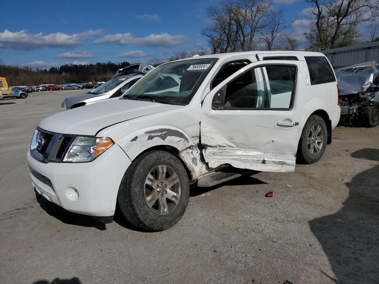2010 Nissan Pathfinder - Image 1