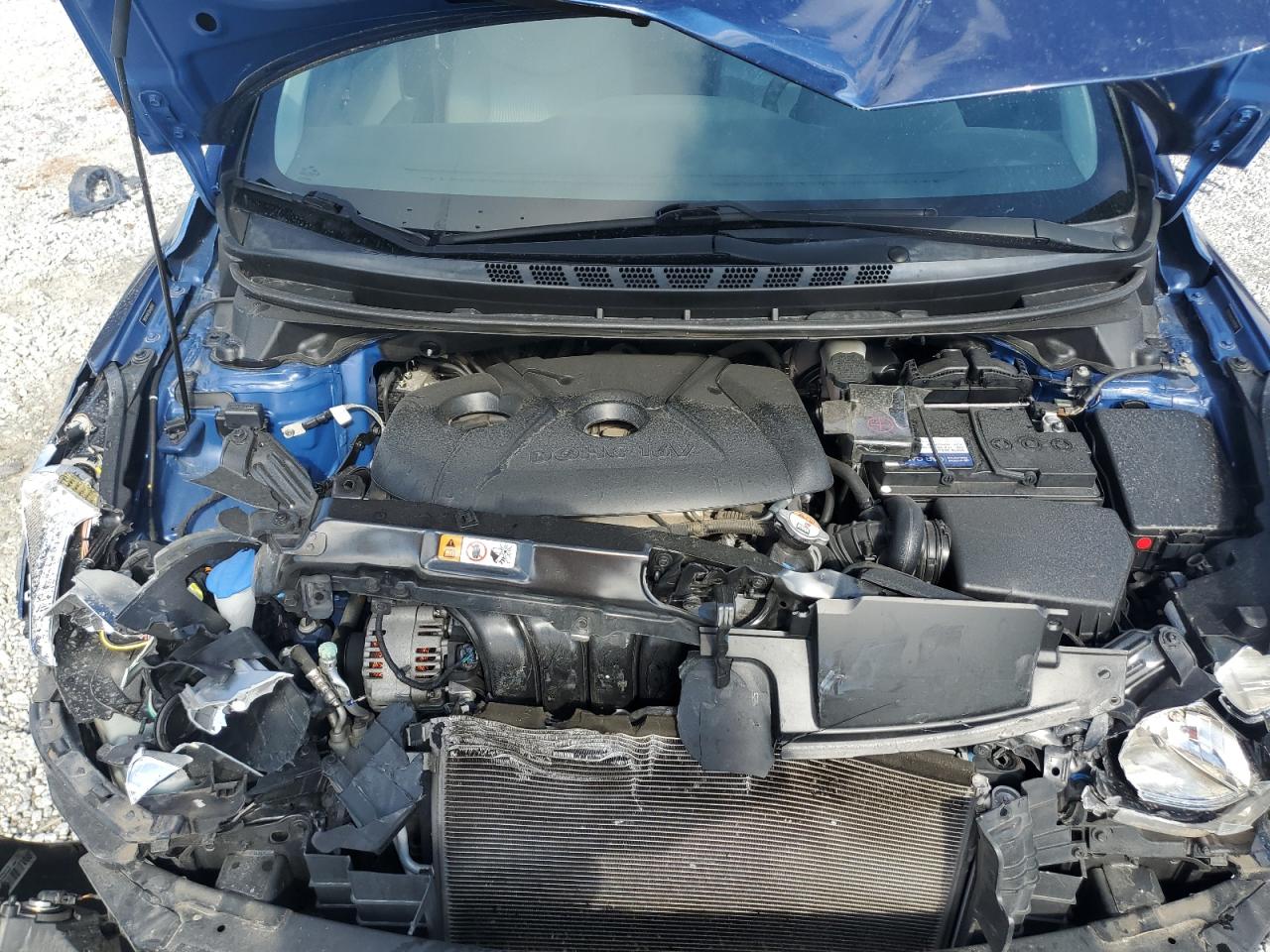 2016 Hyundai Elantra - Image 11