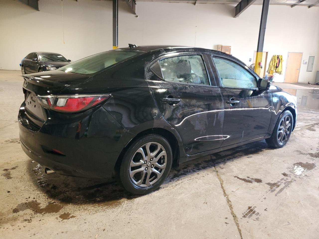 2019 Toyota Yaris - Image 3