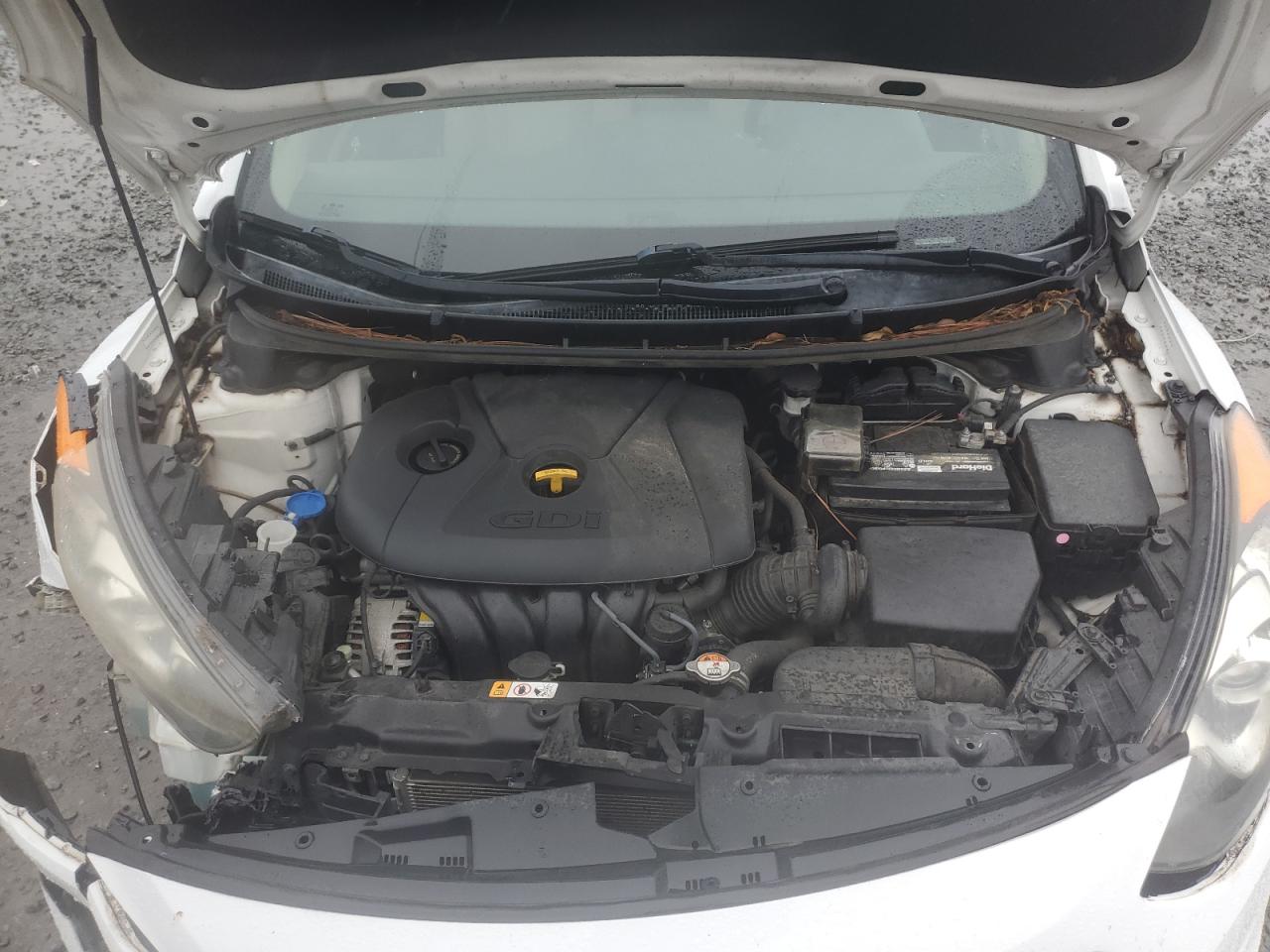 2016 Hyundai Elantra - Image 12