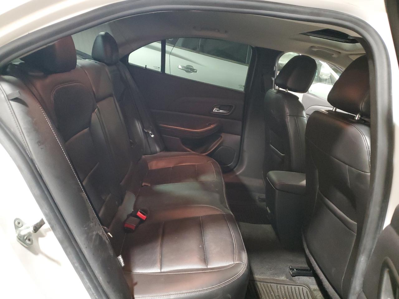 2015 Chevrolet Malibu - Image 10